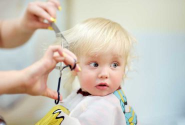 چطور موی کودک خود را در خانه کوتاه کنیم؟